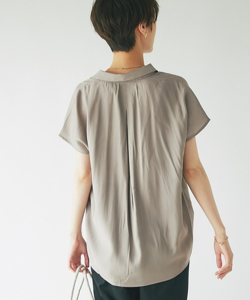 un dix cors(アンディコール)の「抜け感のあるとろみシルエット スキッパー半袖ブラウス(シャツ/ブラウス・レディース・カーキ/モカ/チャコール/オフホワイト・FREE)」の20枚目の写真