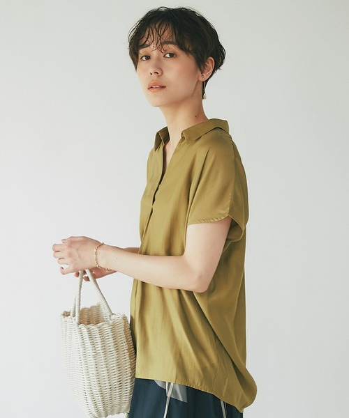 un dix cors(アンディコール)の「抜け感のあるとろみシルエット スキッパー半袖ブラウス(シャツ/ブラウス・レディース・カーキ/モカ/チャコール/オフホワイト・FREE)」の15枚目の写真
