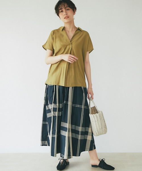 un dix cors(アンディコール)の「抜け感のあるとろみシルエット スキッパー半袖ブラウス(シャツ/ブラウス・レディース・カーキ/モカ/チャコール/オフホワイト・FREE)」の16枚目の写真