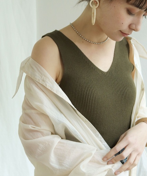 HER CLOSET（ハークローゼット）の「【shemoshelly】WEB限定 サマーリブニットタンクトップ（タンクトップ・レディース・ホワイト/ブラック/ベージュ/カーキ/パープル・M）」の4枚目の写真