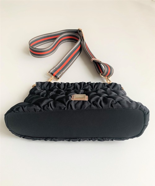 Q(キュー)の「キルトメロンミニショルダー(ショルダーバッグ・レディース・ブラック/ベージュ/ワインレッド・ONE SIZE)」の8枚目の写真