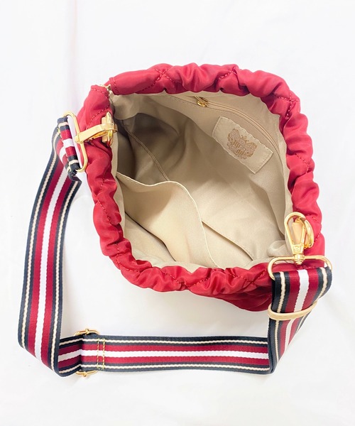 Q(キュー)の「キルトメロンミニショルダー(ショルダーバッグ・レディース・ブラック/ベージュ/ワインレッド・ONE SIZE)」の13枚目の写真