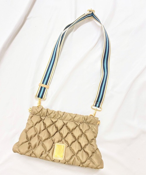 Q(キュー)の「キルトメロンミニショルダー(ショルダーバッグ・レディース・ブラック/ベージュ/ワインレッド・ONE SIZE)」の6枚目の写真