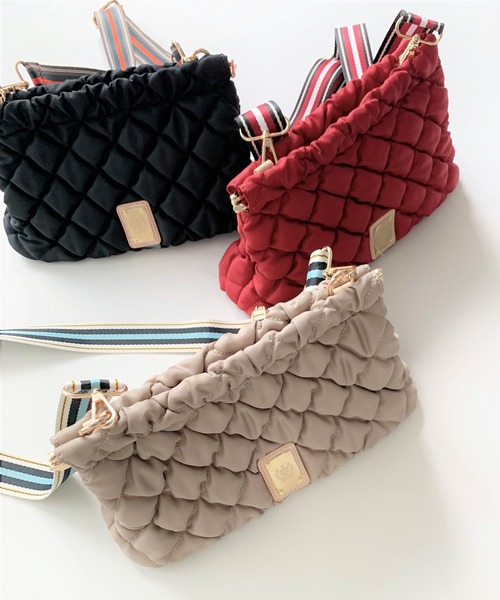 Q(キュー)の「キルトメロンミニショルダー(ショルダーバッグ・レディース・ブラック/ベージュ/ワインレッド・ONE SIZE)」の14枚目の写真