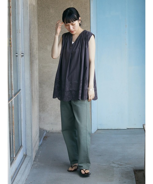 CRAFT STANDARD BOUTIQUE(クラフトスタンダードブティック)の「【インドコットン混】スカラップ刺繍スキッパーブラウス *◆(シャツ/ブラウス・レディース・チャコールグレー・FREE)」の8枚目の写真
