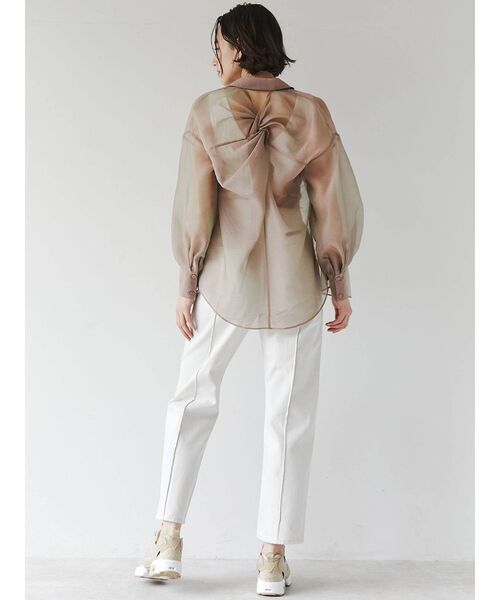 LAGUNAMOON(ラグナムーン)の「バックツイストシアーシャツ(シャツ/ブラウス・レディース・アイボリー/サーモンピンク・FREE)」の16枚目の写真