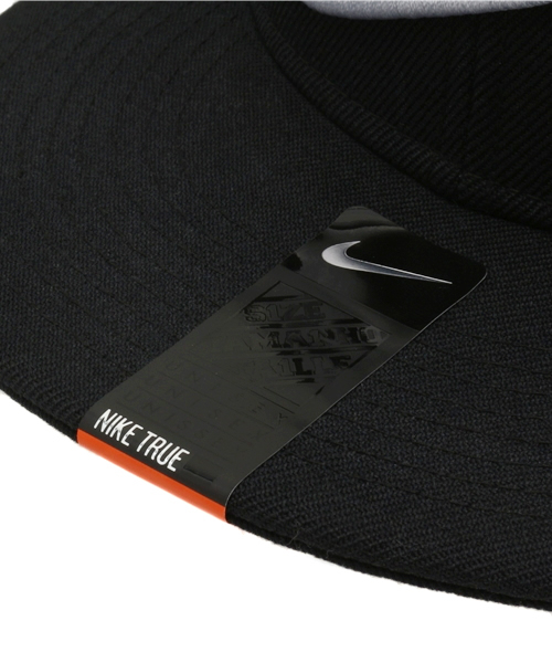 NIKE（ナイキ）の「ユニセックス ナイキ スナップバック キャップ 刺繍ロゴ NIKE SNAP BACK FUTURA 584169（キャップ・メンズ・ブラック/レッド・ONE SIZE）」の8枚目の写真