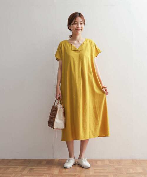 URBAN RESEARCH DOORS（アーバンリサーチドアーズ）の「リネンレーヨンスキッパーミディワンピース（ワンピース・レディース・ブラック/ベージュ/イエロー系その他・MEDIUM）」の14枚目の写真