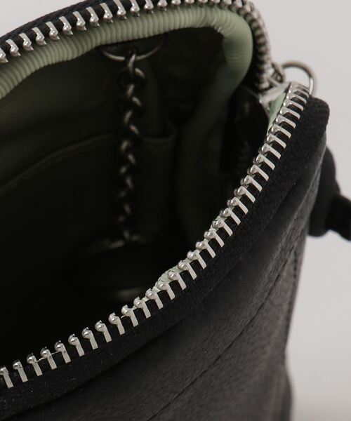 Beau're（ヴュレ）の「BEAURE（ヴュレ）NEWストラップツキスマホケース（スマホケース/カバー・レディース・グレー系その他3/ブラック/その他・F）」の10枚目の写真