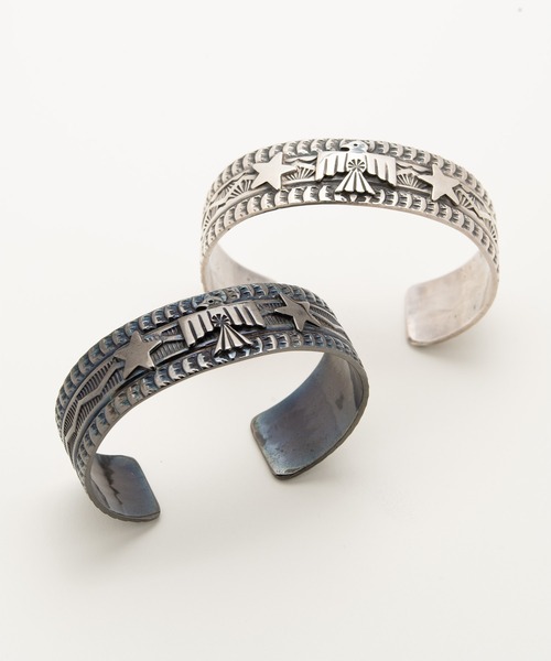 SUNSHINE REEVES（サンシャインリーブス）の「「Indian Jewelry/インディアンジュエリー」サンシャインリーブス 0.8インチバングル（バングル/リストバンド・メンズ・シルバー/Silver・FREE）」の5枚目の写真