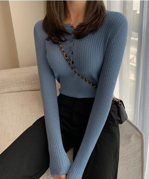 gossip！ロサンゼルス（ゴシップロサンゼルス）の「ラウンドネックボタンニット（ニット/セーター・レディース・オフホワイト/ブラック/ホワイト/グリーン/ピンク/グレー/パープル/サックスブルー/ボルドー・FREE）」の14枚目の写真