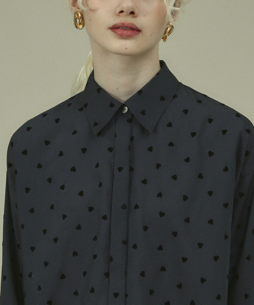 Rouge vif（ルージュヴィフ）の「ハートフロッキーシャツ（シャツ/ブラウス・レディース・チャコールグレー/アイボリー・フリー）」の7枚目の写真