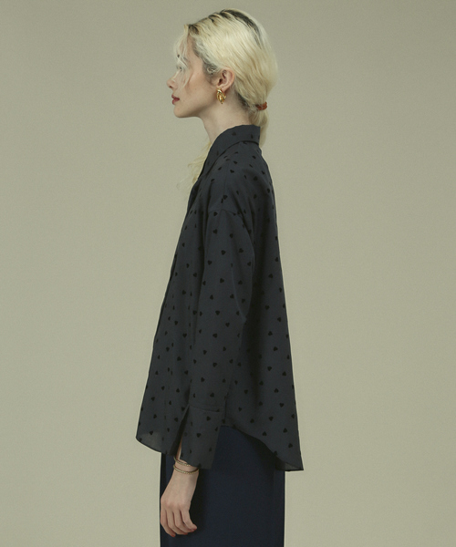 Rouge vif（ルージュヴィフ）の「ハートフロッキーシャツ（シャツ/ブラウス・レディース・チャコールグレー/アイボリー・フリー）」の9枚目の写真