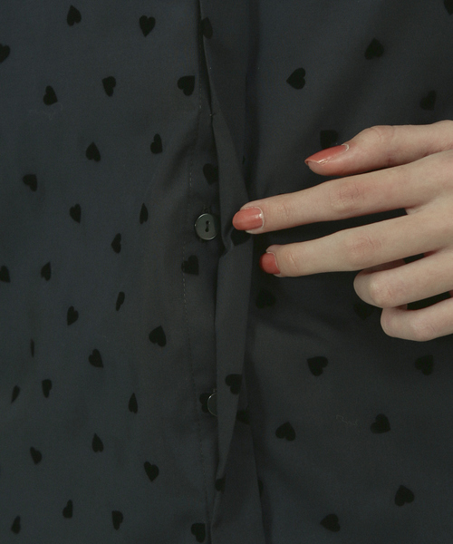 Rouge vif（ルージュヴィフ）の「ハートフロッキーシャツ（シャツ/ブラウス・レディース・チャコールグレー/アイボリー・フリー）」の10枚目の写真