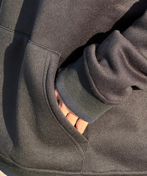 kutir(クティール)の「サークルロゴハーフジップスウェット(スウェット・メンズ・ブラック/ネイビー/グレー・MEDIUM/LARGE)」の5枚目の写真