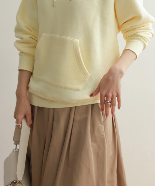 URBAN RESEARCH DOORS(アーバンリサーチドアーズ)の「コンパクトスウェットフーディー(パーカー・レディース・オートミール/イエロー・MEDIUM)」の7枚目の写真