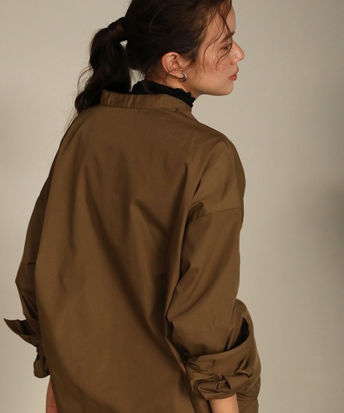 aity（アイティ）の「オーバーサイズバンドカラーシャツ（シャツ/ブラウス・レディース・ブラック/グレイッシュベージュ/ホワイト/ブラウン・M）」の19枚目の写真