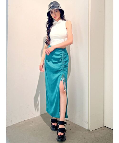 GYDA（ジェイダ）の「ドロスト シャーリング スリットスカートライクショートパンツ（スカート・レディース・ブラック/グリーン・FREE）」の16枚目の写真