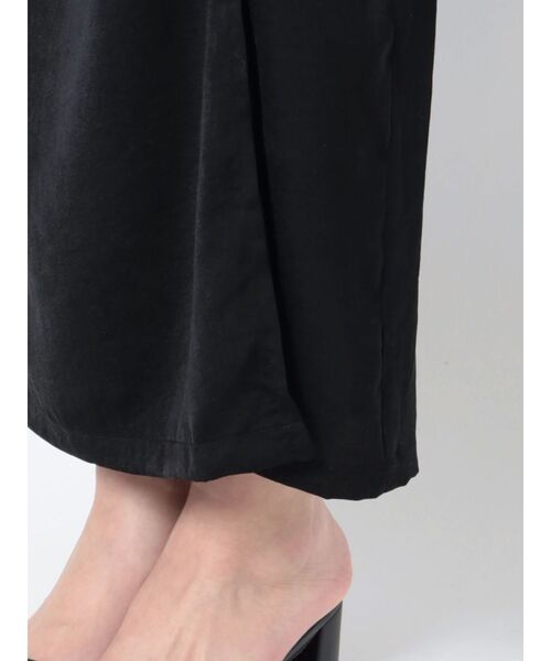 GYDA（ジェイダ）の「ドロスト シャーリング スリットスカートライクショートパンツ（スカート・レディース・ブラック/グリーン・FREE）」の15枚目の写真