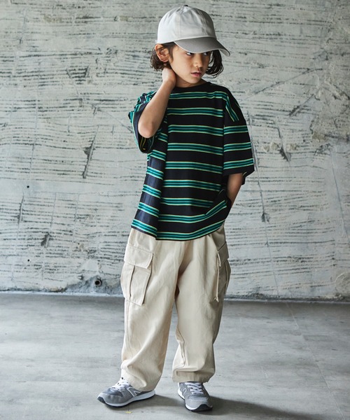 PAIRMANON STREET(ペアマノンストリート)の「【PAIRMANON STREET】【かぞくおそろい】マルチボーダー半袖Tシャツ(Tシャツ/カットソー・キッズ・グレー系その他/ブルー系その他3/ブルー系その他2/ブルー系その他/グレー系その他2/パープル系その他/イエロー系その他/レッド系その他/ブラック系その他6/ベージュ系その他2/ブラウン系その他/その他/グリーン系その他/ホワイト系その他・120/150/130/140/100/90/110)」の16枚目の写真