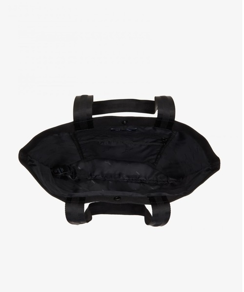 FRED PERRY（フレッドペリー）の「Soundwave Graphic Tote Bag（トートバッグ・メンズ・ブラック・ONE SIZE）」の7枚目の写真