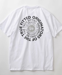 NEW ERA（ニューエラ）の「【NEW　ERA/ニューエラ】Circle OOTTF ホワイト×グラデーションカラー バックプリント サークルロゴ 半袖Tシャツ/レギュラーフィット/ORIGINATORS CIRCLE/ ホワイト（Tシャツ/カットソー）」