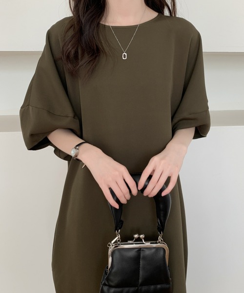 ECLIN(エクラン)の「パフスリーブバックスリットロングワンピース(ワンピース・レディース・カーキ/チャコールグレー/ブラック/ダークブラウン/グレイッシュベージュ/ネイビー・FREE)」の5枚目の写真
