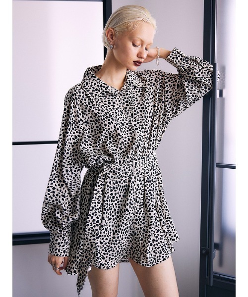 ENVYM（アンビー）の「AラインベルトシャツOP（ワンピース・レディース・ブラック/ホワイト/レオパード・FREE）」の3枚目の写真