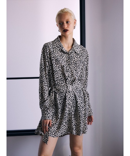ENVYM（アンビー）の「AラインベルトシャツOP（ワンピース・レディース・ブラック/ホワイト/レオパード・FREE）」の13枚目の写真