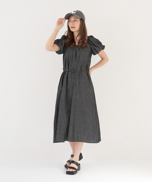 a:mure(アミュール)の「袖パフデニムワンピース(ワンピース・レディース・ブラック/ネイビー・F)」の1枚目の写真