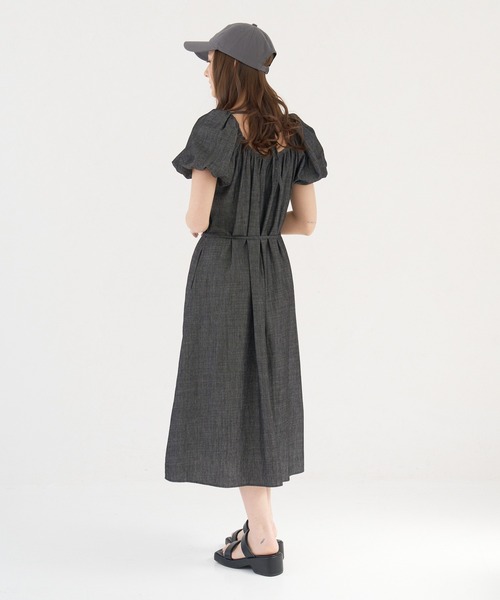 a:mure(アミュール)の「袖パフデニムワンピース(ワンピース・レディース・ブラック/ネイビー・F)」の11枚目の写真