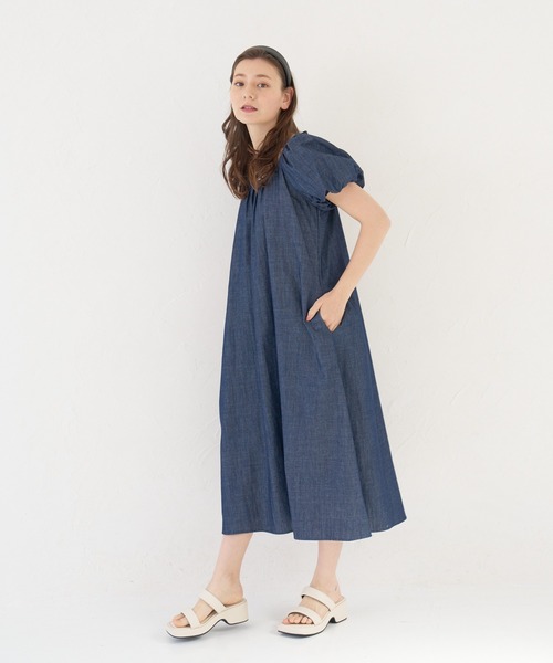 a:mure(アミュール)の「袖パフデニムワンピース(ワンピース・レディース・ブラック/ネイビー・F)」の15枚目の写真