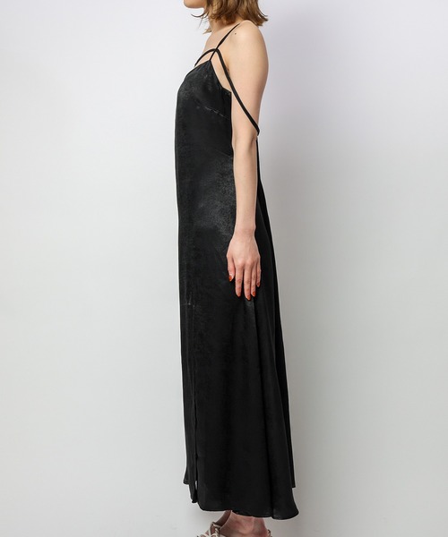 SPIRALGIRL（スパイラルガール）の「ヴィンテージサテンストラップマキシキャミワンピース（ワンピース・レディース・ブラック/ブルー/ベージュ・FREE）」の17枚目の写真