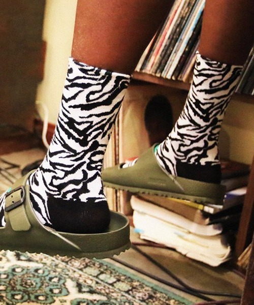 COOKMAN（クックマン）の「Cookman クックマン ソックス Crew Socks Paisley ペイズリーソックス（ソックス/靴下・メンズ・ホワイト/ブラック/レッド/ゼブラ/アニマル・FREE）」の4枚目の写真