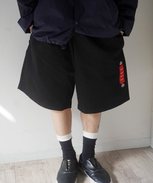 (What it isNt)ART BY MARKGONZALES(ワットイットイズント)の「【(What it isNt)ART BY MARKGONZALES / (ワットイットイズント) アートバイ マークゴンザレス 】 EAZY SKATE SHORTS ( ショートパンツ )(その他パンツ・メンズ・ブラック/ベージュ・M/L)」の2枚目の写真