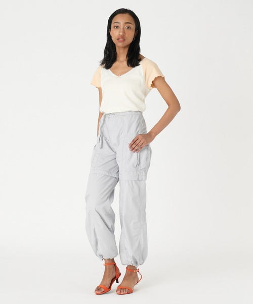 Levi's(リーバイス)の「リーバイス/Levi's コンバーチブルカーゴパンツ(カーゴパンツ・レディース・グレー・23inch/28inch/27inch/24inch/25inch/26inch)」の5枚目の写真