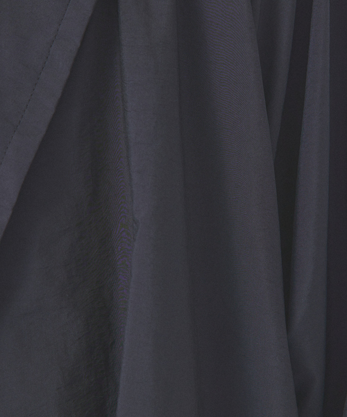 qualite（カリテ）の「【セットアップ対応】撥水マイクロタフタライトコート（テーラードジャケット・レディース・キャメル/ダークネイビー・38/36）」の16枚目の写真