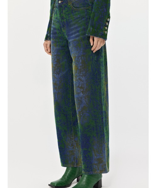 JNBY（ジェーエヌビーワイ）の「Flocked Curly Grass-print High-rise Wide-leg Jeans（デニムパンツ・レディース・グリーン/ブラック/グレー・40/38/36）」の3枚目の写真