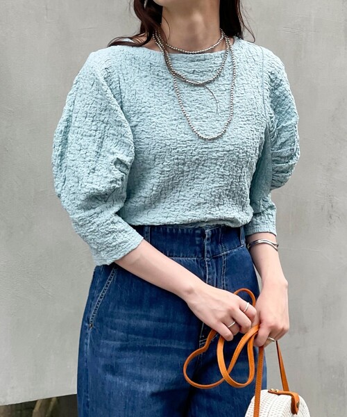 fredy emue(フレディエミュ)の「5分袖パフスリーブプルオーバー(Tシャツ/カットソー・レディース・ラベンダー/ブラック/オフホワイト/サックスブルー・38)」の3枚目の写真