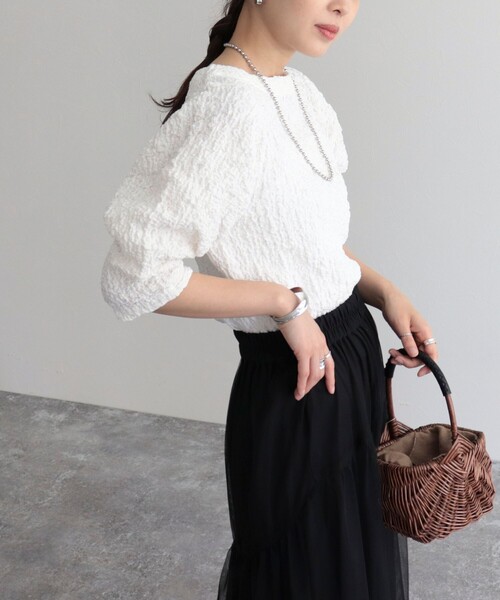 fredy emue(フレディエミュ)の「5分袖パフスリーブプルオーバー(Tシャツ/カットソー・レディース・ラベンダー/ブラック/オフホワイト/サックスブルー・38)」の13枚目の写真