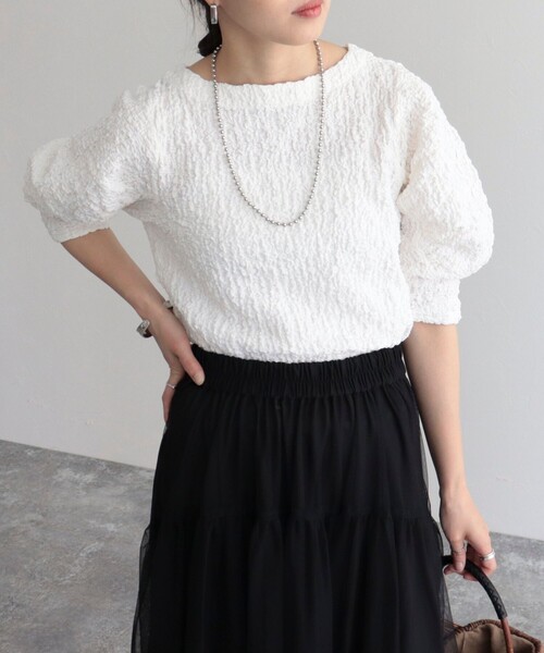 fredy emue(フレディエミュ)の「5分袖パフスリーブプルオーバー(Tシャツ/カットソー・レディース・ラベンダー/ブラック/オフホワイト/サックスブルー・38)」の14枚目の写真