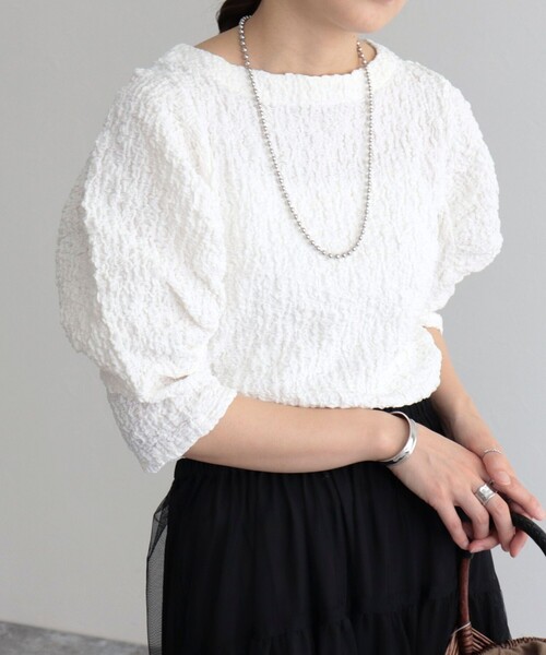 fredy emue(フレディエミュ)の「5分袖パフスリーブプルオーバー(Tシャツ/カットソー・レディース・ラベンダー/ブラック/オフホワイト/サックスブルー・38)」の15枚目の写真