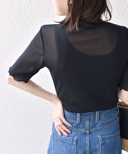 SHIPS(シップス)の「* 〈手洗い可能〉シアー メッシュ ハイネック ショート スリーブ◆(Tシャツ/カットソー・レディース・ブラック/アイボリー/ダークグレー・ONE SIZE)」の2枚目の写真