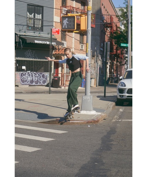 ROXY(ロキシー)の「PAINTER PANTS/ロキシーワイドパンツ(その他パンツ・レディース・ブラック/グリーン/ベージュ・MEDIUM/LARGE)」の19枚目の写真