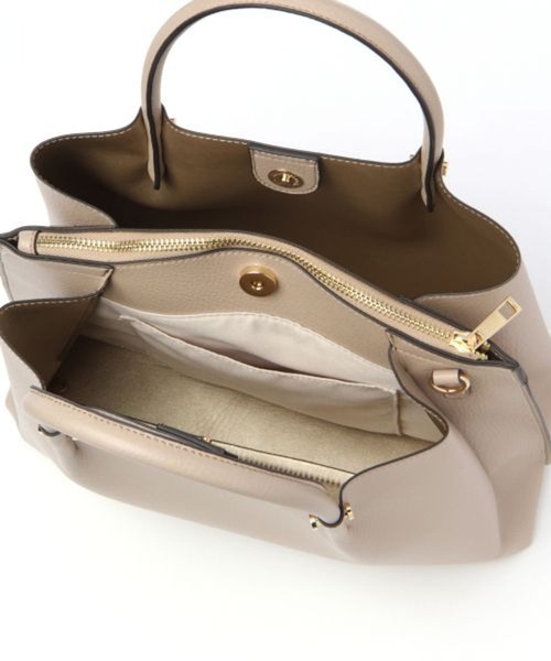 Elura（エルーラ）の「＜2024春ver＞リュクスエアリーショルダー／123626（ショルダーバッグ・レディース・ベージュ/ブラック/オフホワイト・ONE SIZE）」の4枚目の写真