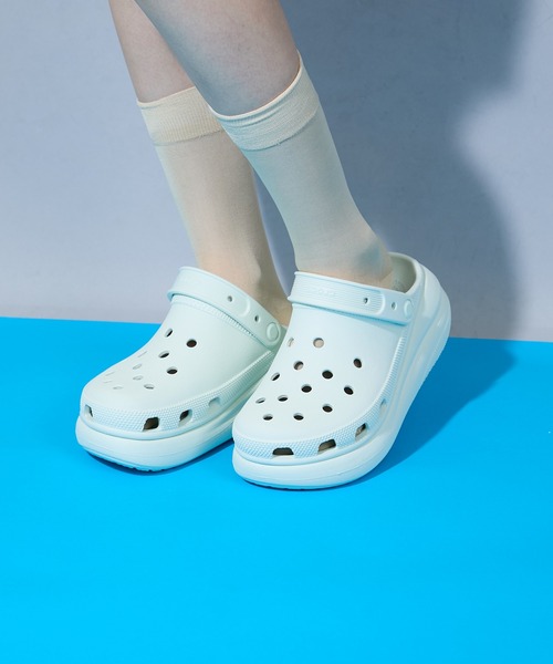 crocs(クロックス)の「【Crocs】Classic Crush Clog クラシッククラッシュクロッグ 厚底(サンダル・レディース・ホワイト/ベージュ/ブラック/ピンク/ミント・23cm/25/22cm/24cm/25cm)」の21枚目の写真