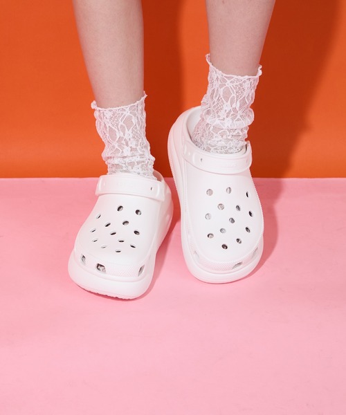 crocs(クロックス)の「【Crocs】Classic Crush Clog クラシッククラッシュクロッグ 厚底(サンダル・レディース・ホワイト/ベージュ/ブラック/ピンク/ミント・23cm/25/22cm/24cm/25cm)」の14枚目の写真