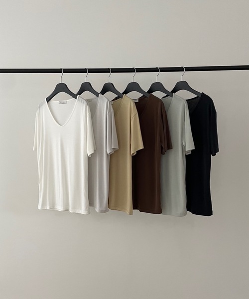 Didot.showroom(ディドット ショールーム)の「シルクタッチUネックT(Tシャツ/カットソー・レディース・ブラック/ブラウン/ミント/ライトグレー/イエロー/ホワイト・FREE)」の1枚目の写真