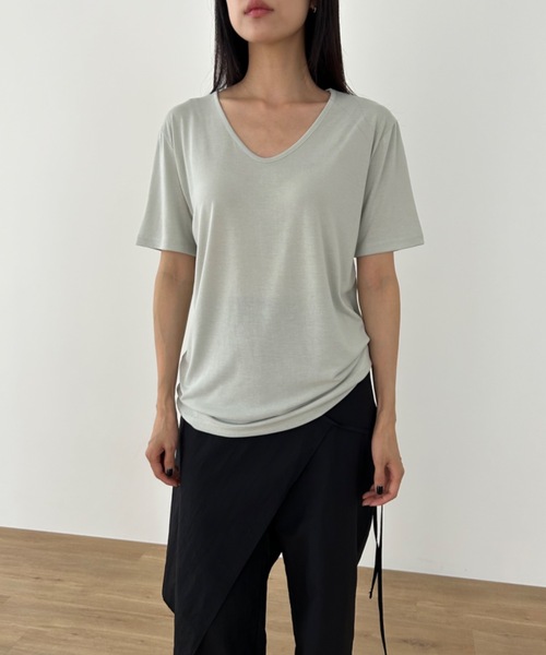 Didot.showroom(ディドット ショールーム)の「シルクタッチUネックT(Tシャツ/カットソー・レディース・ブラック/ブラウン/ミント/ライトグレー/イエロー/ホワイト・FREE)」の5枚目の写真
