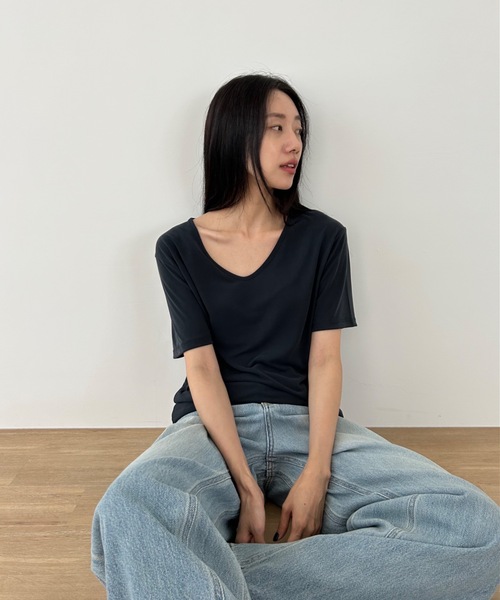 Didot.showroom(ディドット ショールーム)の「シルクタッチUネックT(Tシャツ/カットソー・レディース・ブラック/ブラウン/ミント/ライトグレー/イエロー/ホワイト・FREE)」の12枚目の写真